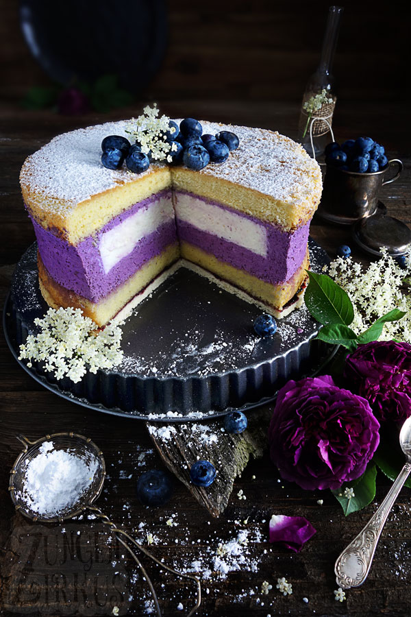 Käsesahnetorte mit Heidelbeeren