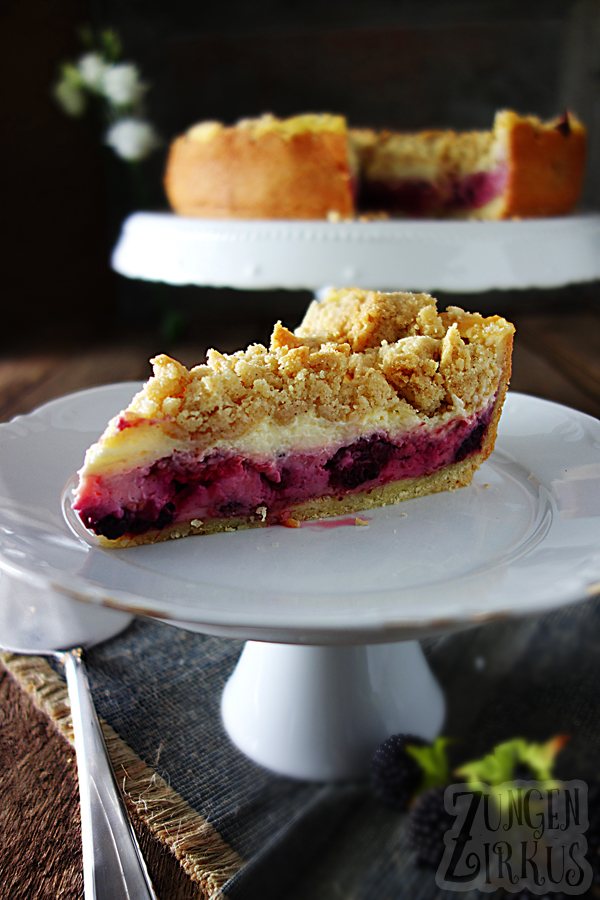 Puddingkuchen mit Beeren