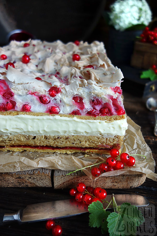 Johannisbeer-Baiser - Schnitten mit Puddingcreme - Zungenzirkus