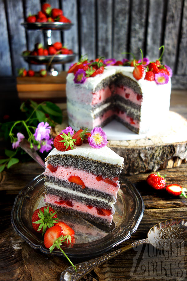 Erdbeer-Mohntorte mit Joghurt