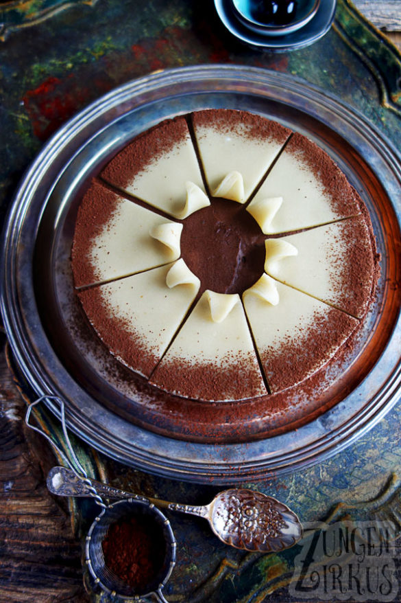 Baumkuchen-Torte mit Amarena, Schoko und Marzipan - Zungenzirkus
