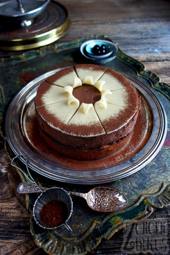 Baumkuchen-Torte mit Amarena, Schoko und Marzipan - Zungenzirkus