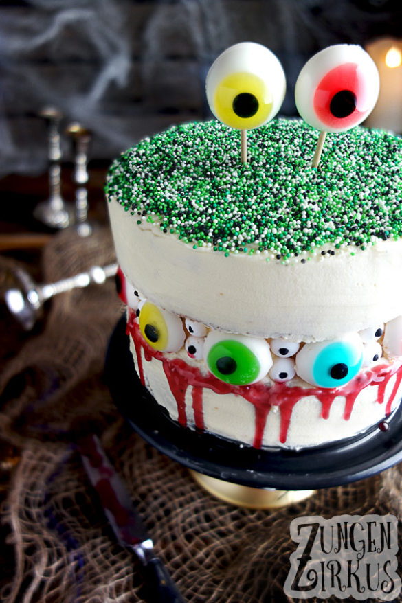 Halloween-Torte mit Augen/ Fault Line Cake - Zungenzirkus