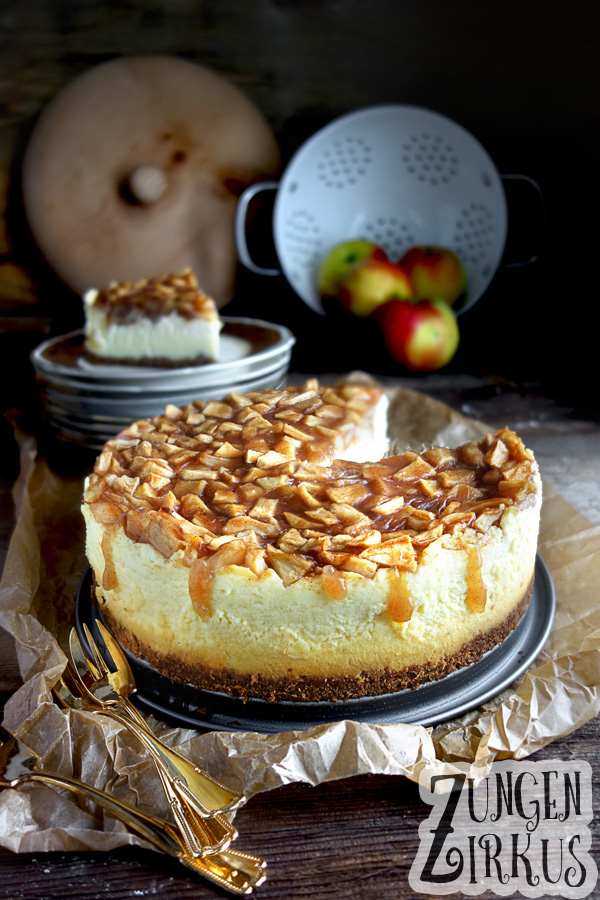 Apfel-Cheesecake mit Bröselboden und Apfel-Topping