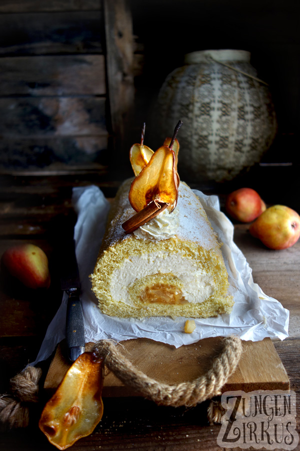 Biskuitrolle mit Mascarpone &amp; herbstlicher Birnenfüllung - Zungenzirkus