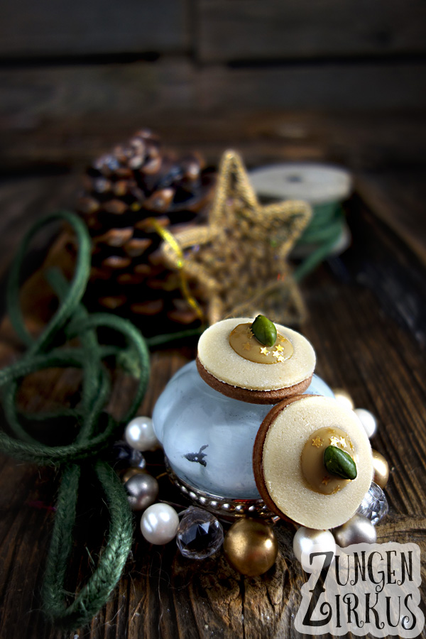 Schoko-Nougat-Plätzchen mit Marzipan