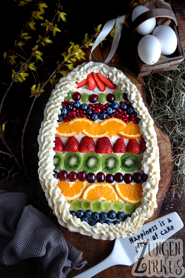 Osterei-Kuchen Kuchen in Form von einem Osterei