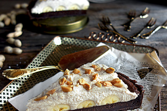 Mississippi Peanut Mud Pie Schokokuchen mit Banane und Creme