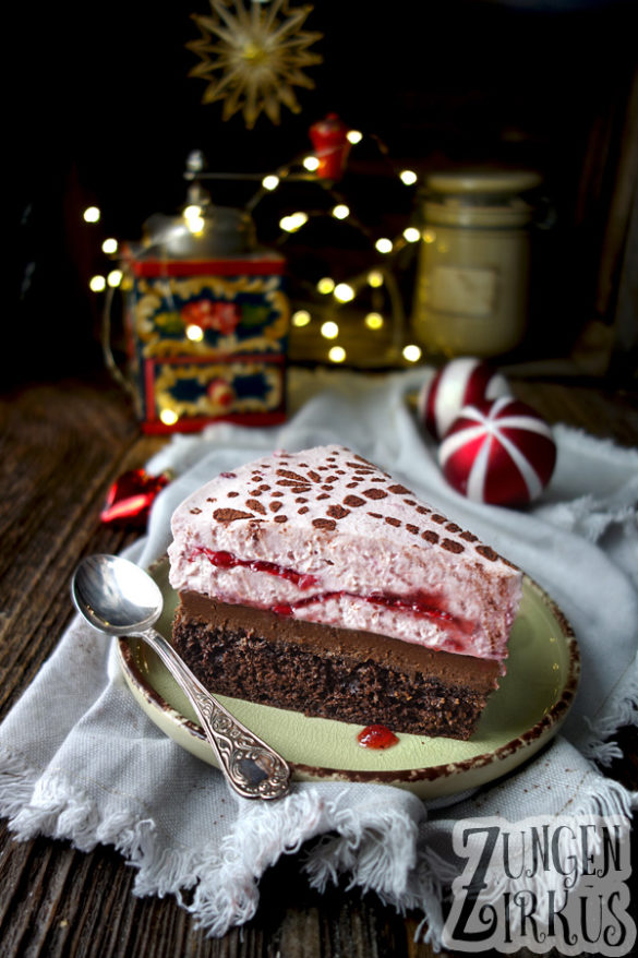 Preiselbeer-Nougat-Torte Weihnachtstorte