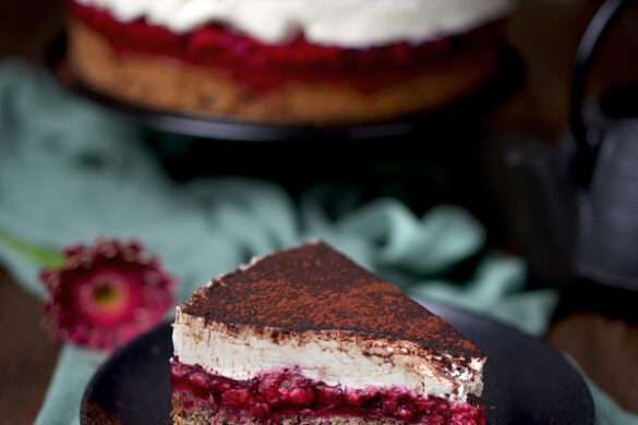 Himbeertorte mit Nuss-Schokoboden und Mascarpone