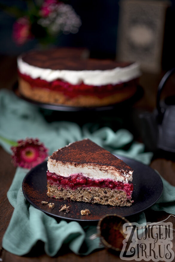 Himbeertorte mit Nuss-Schokoboden und Mascarpone